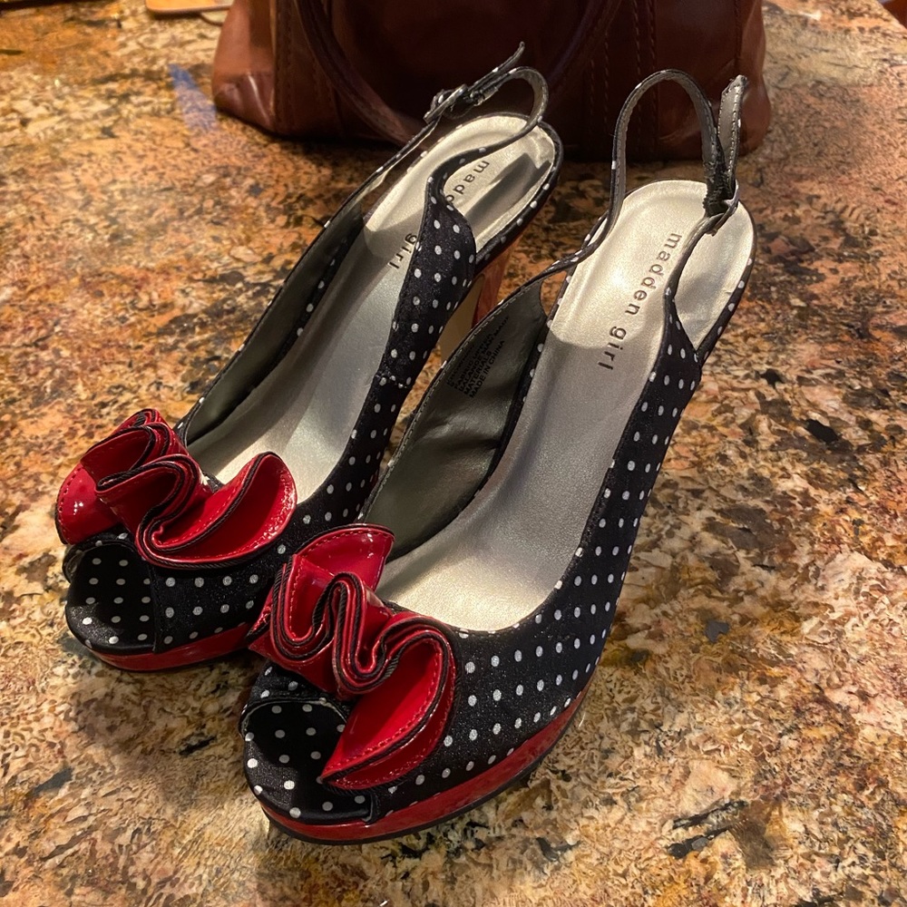 Madden Girl heels NWOT